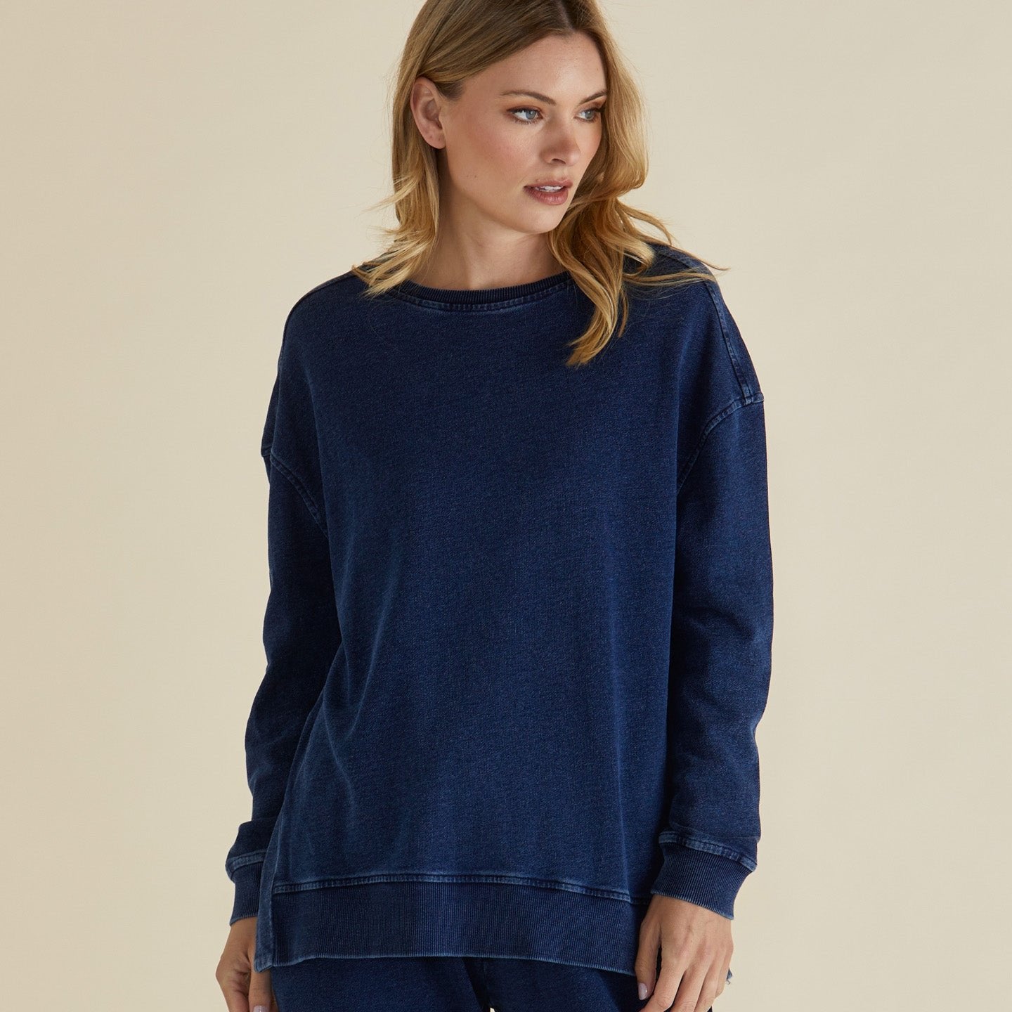 Crew Neck Betty Basics Jumper Sophie Lightweight Relaxed Knit