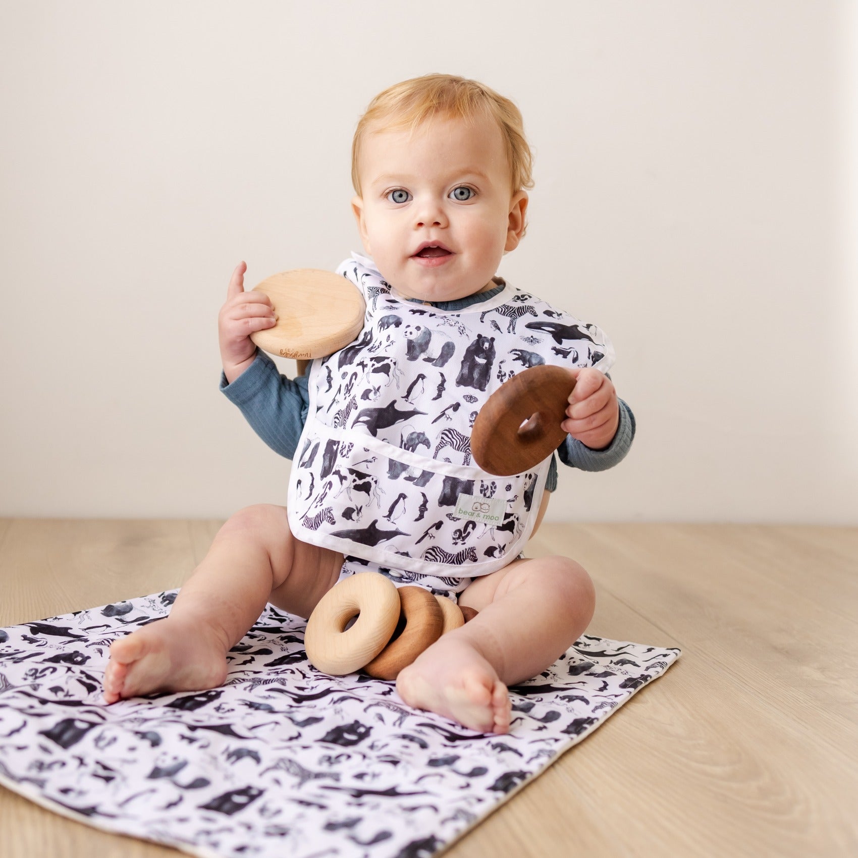 Bear & Moo Monochrome Animals Reusable Change Mat