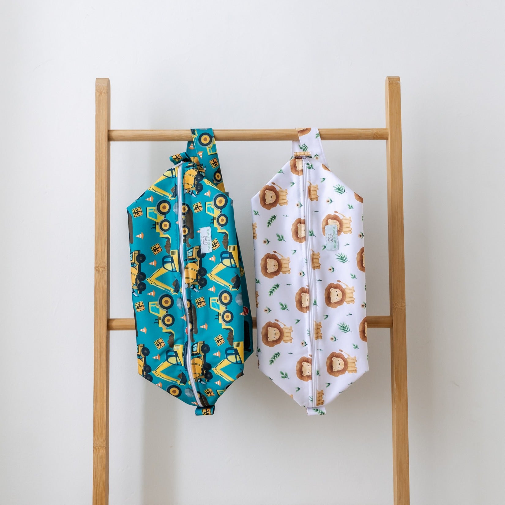 Bear & Moo Nappy Pod in Leo the Lion print